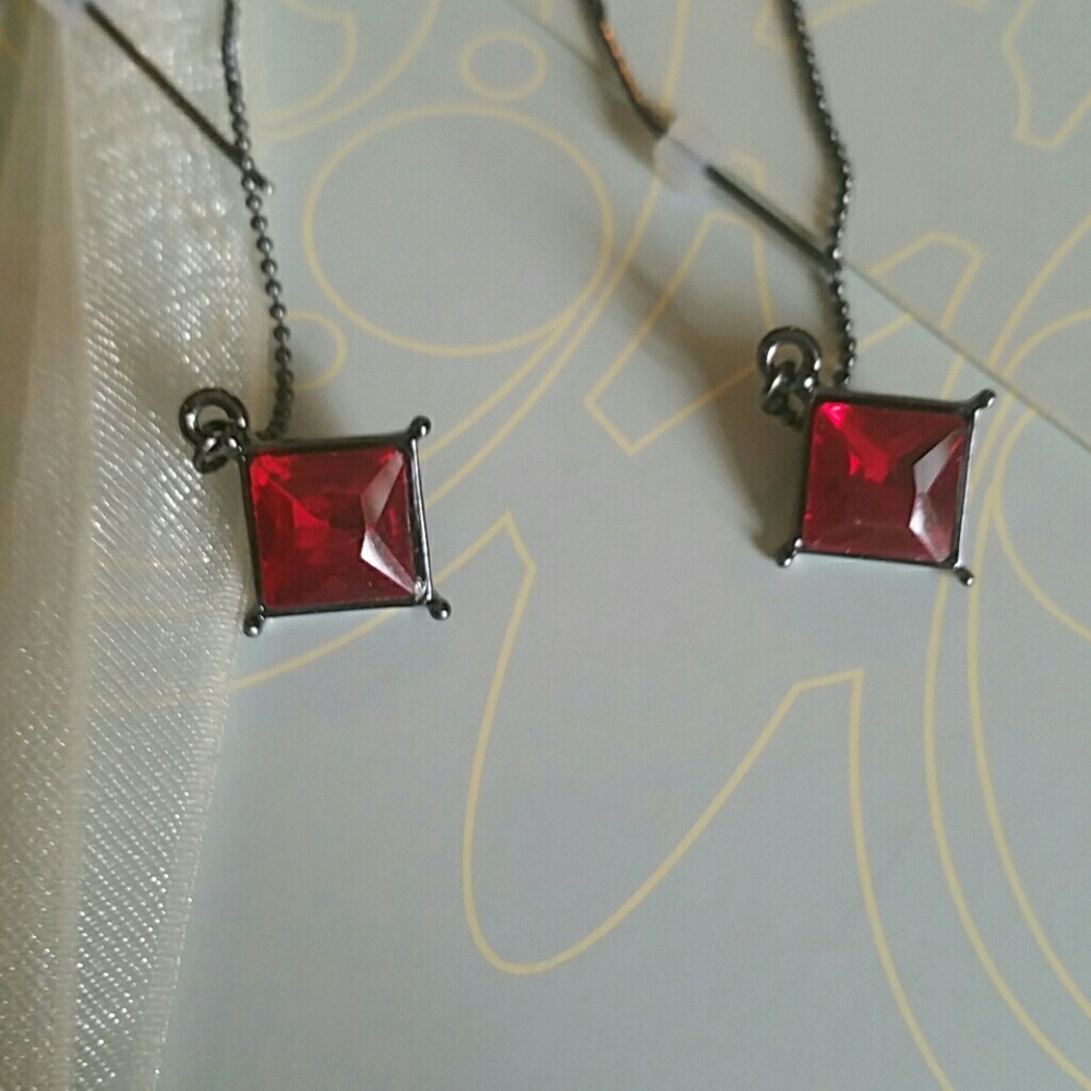 Red Threaded Earrings - Picture 2 of 4